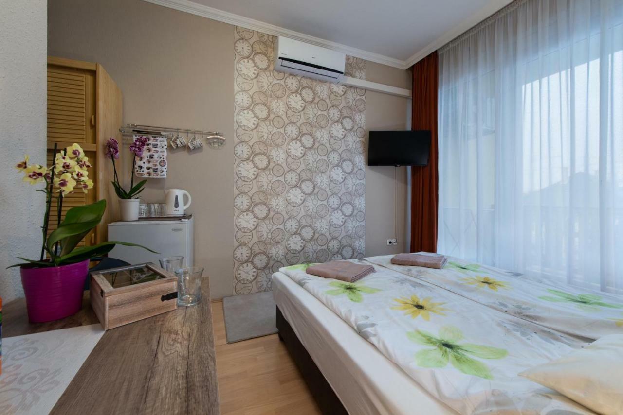 Clock Cafe Pizzeria Es Panzio Hotel Hajduszoboszlo Luaran gambar
